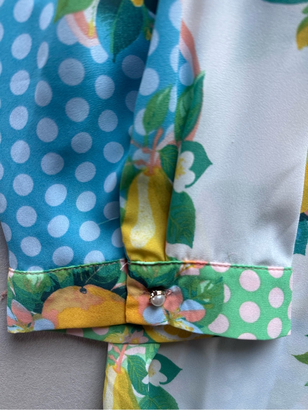 Rose & Olive Yellow Green Blue Fruit-Print Button Down Shirt - Picture 3 of 16